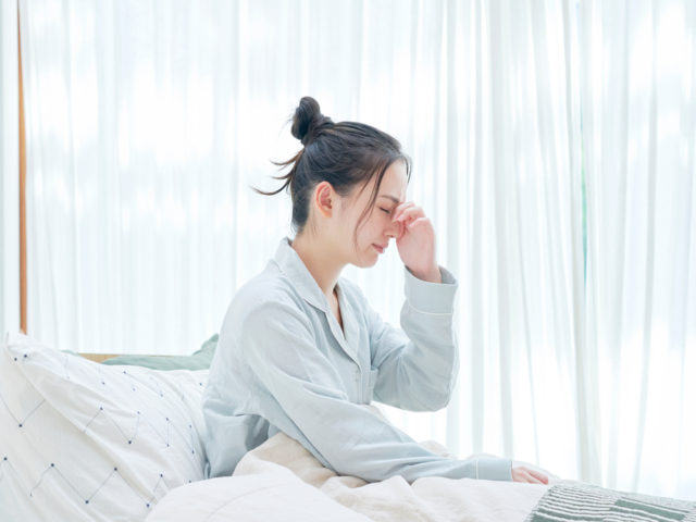 片頭痛（偏頭痛）でなかなか寝られない…対処法や予防策についてご紹介